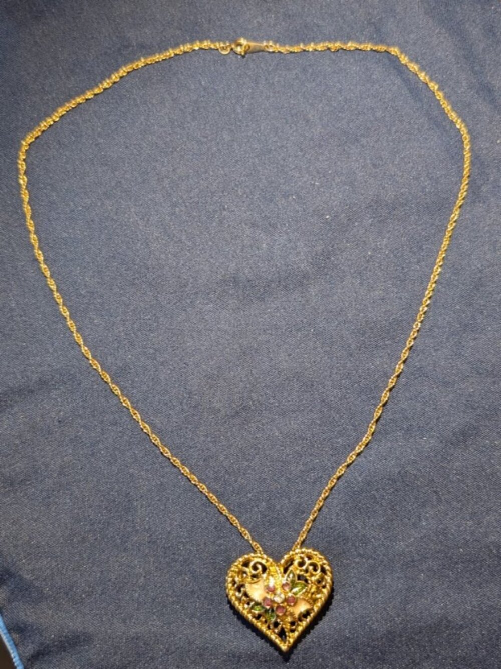 Vintage Avon Gold Tone Filigree Enamel Flower Heart Brooch Pendant Necklace